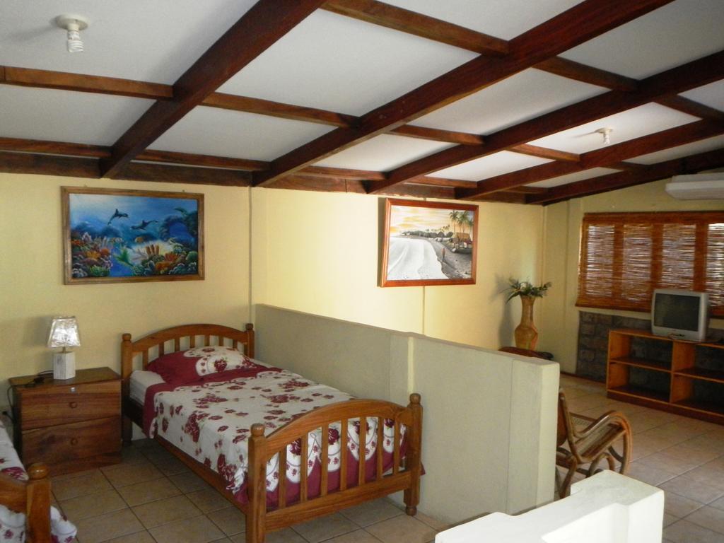 Punta Roca Surf Resort لا ليبرتاد الغرفة الصورة